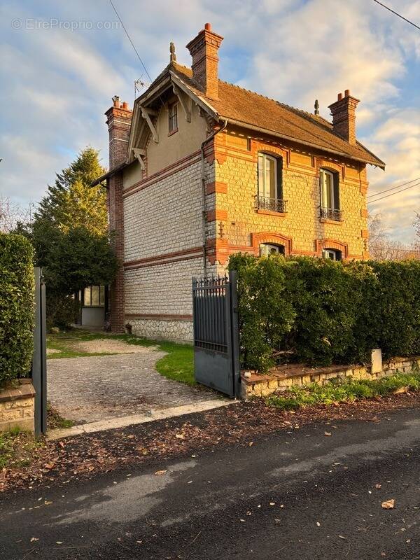 Maison à MONTIGNY-SUR-LOING