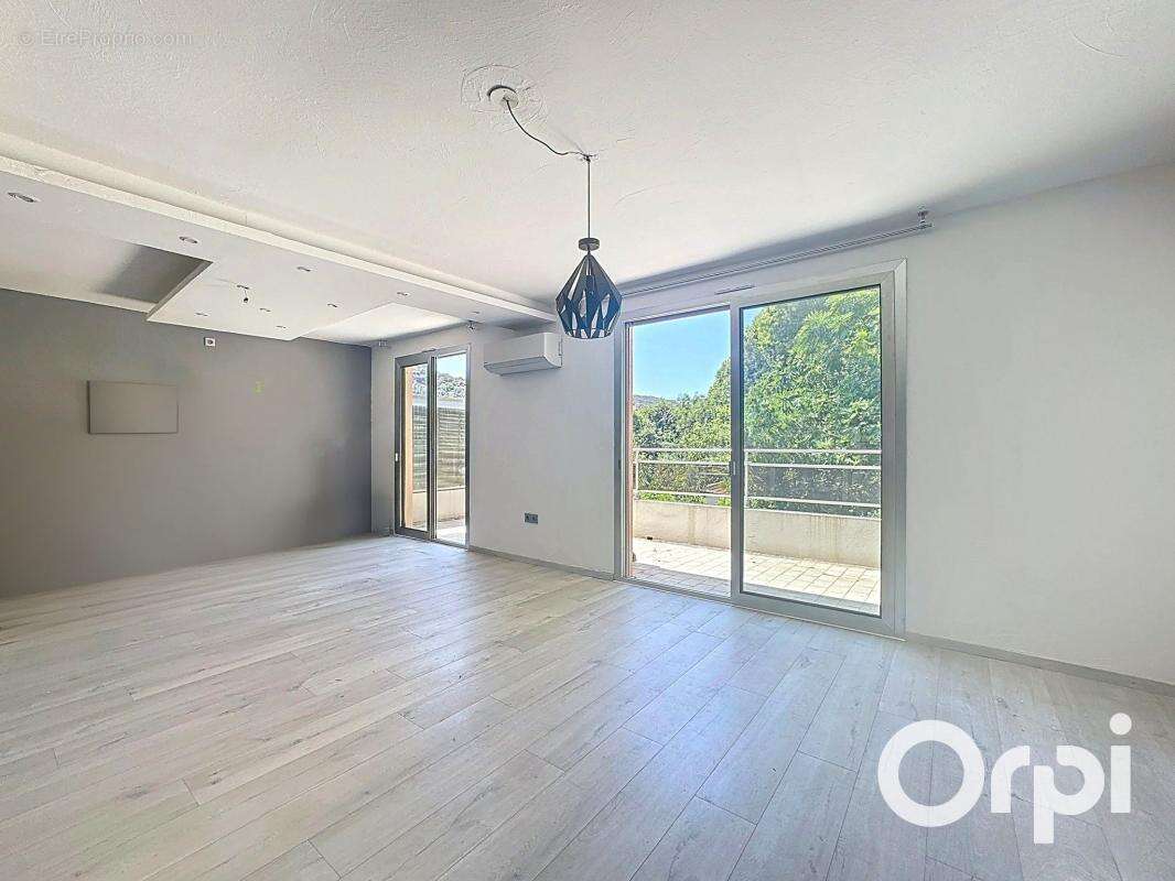 Appartement à VILLENEUVE-LOUBET