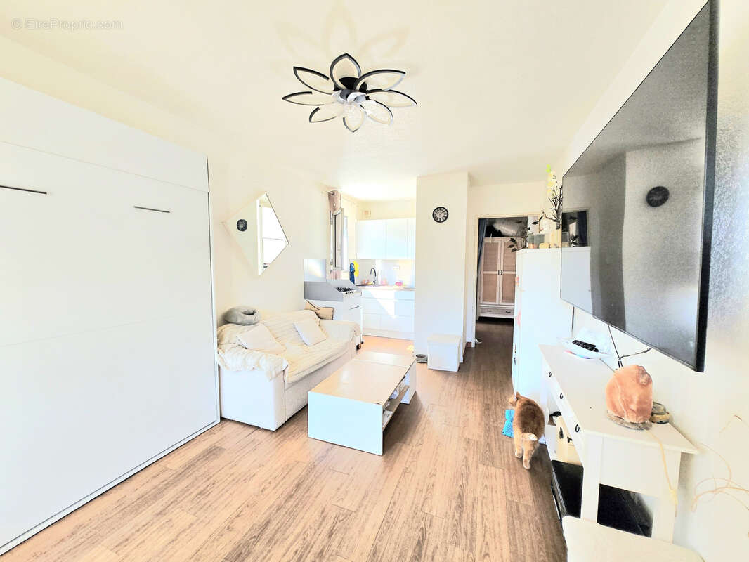 Exclusivite - pin rolland - studio entierement renove - vendu avec une cave - photo 5