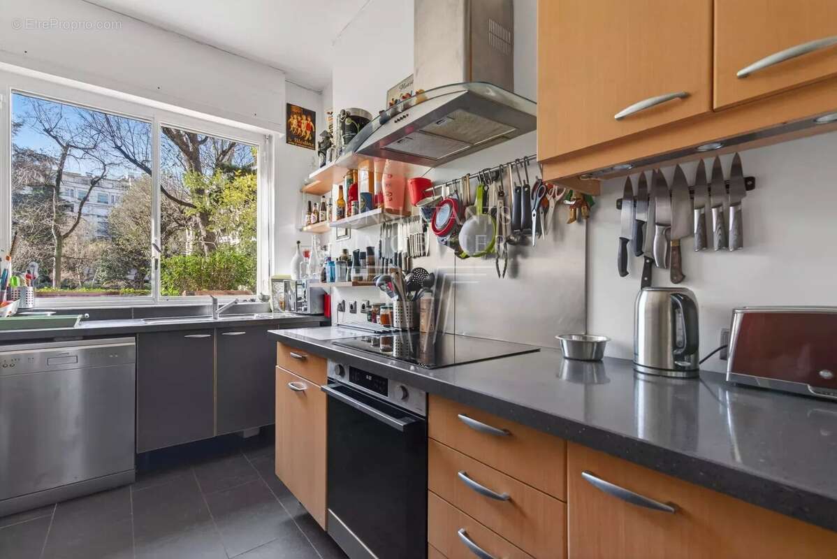 Appartement à NEUILLY-SUR-SEINE