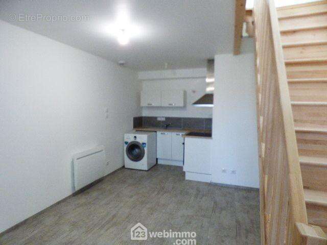 Pièce de vie du logement de 40m2 - Appartement à SOUILLY