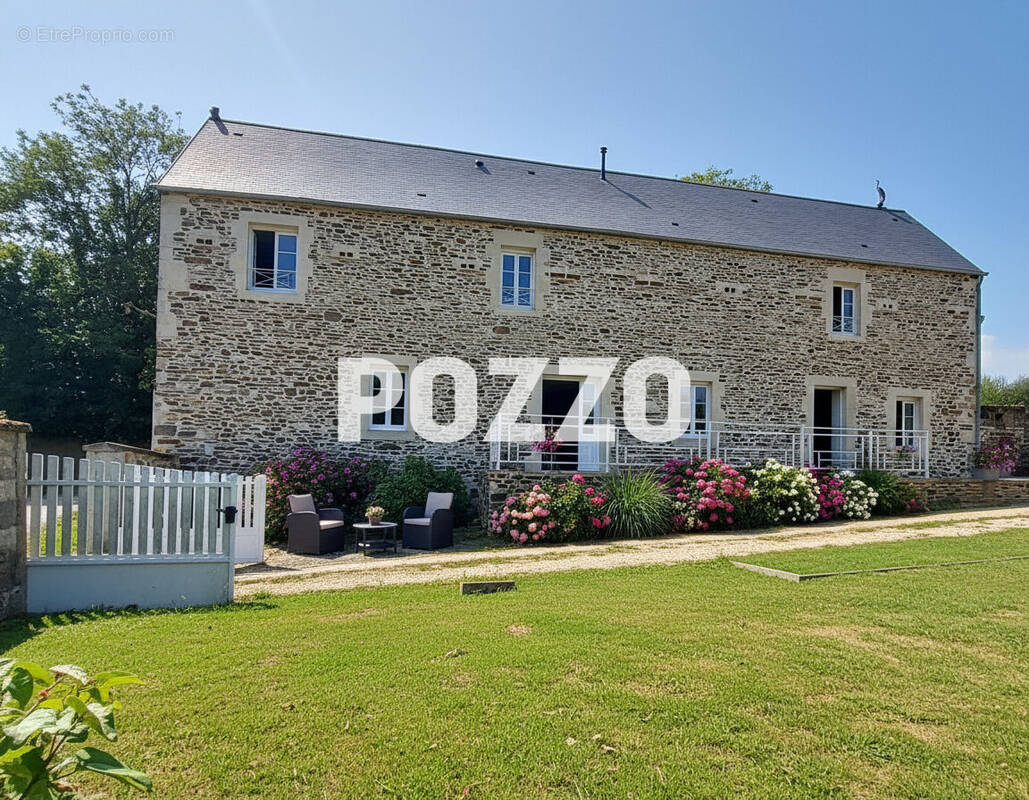 Maison à TROIS-MONTS