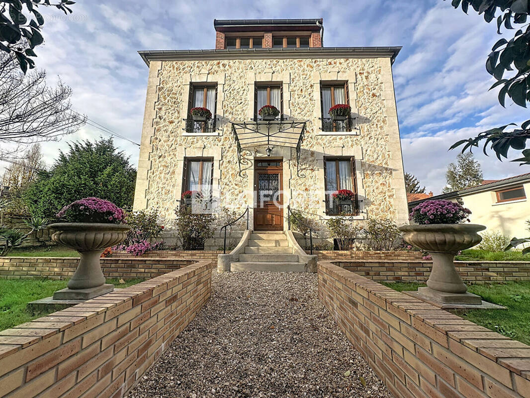 Maison à CHAMPIGNY-SUR-MARNE