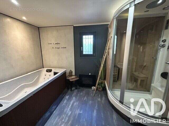 Maison 139 m² à Fontvieille  - photo 8