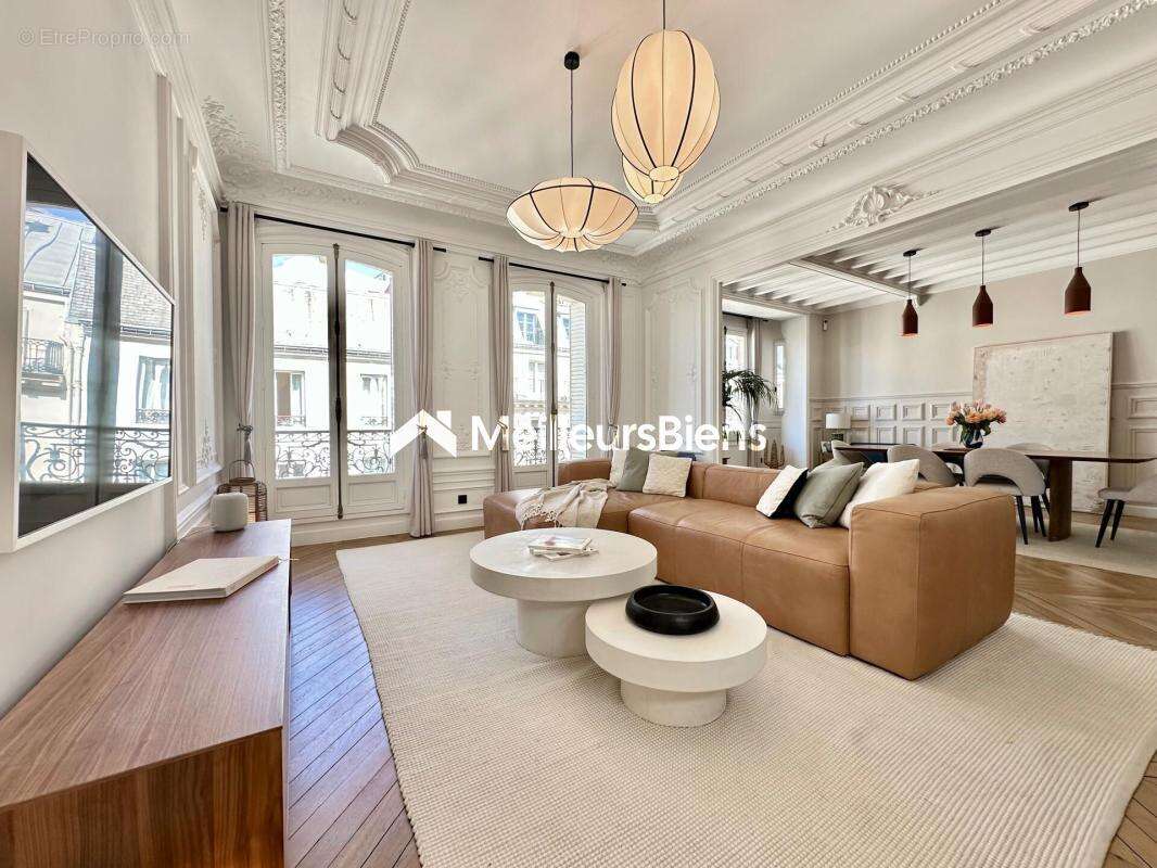 Appartement à PARIS-10E
