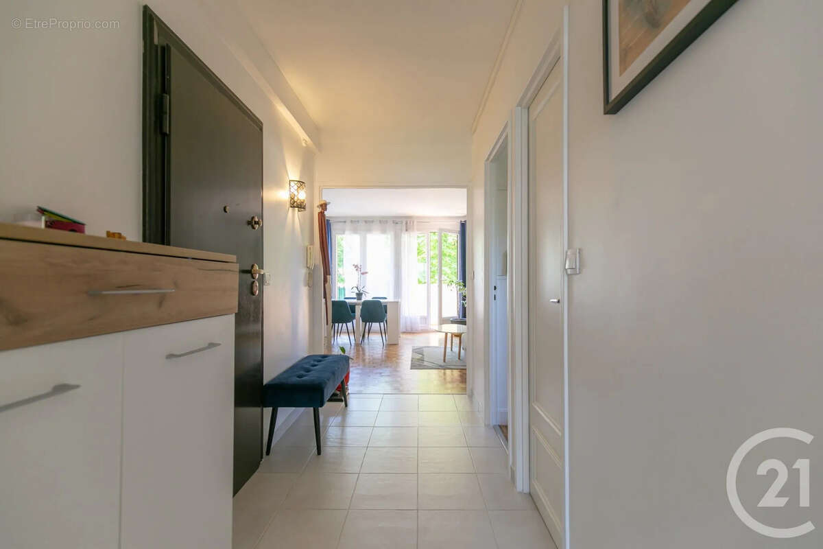 Appartement 71 m² à Saint-Maur-Des-Fosses  - photo 7