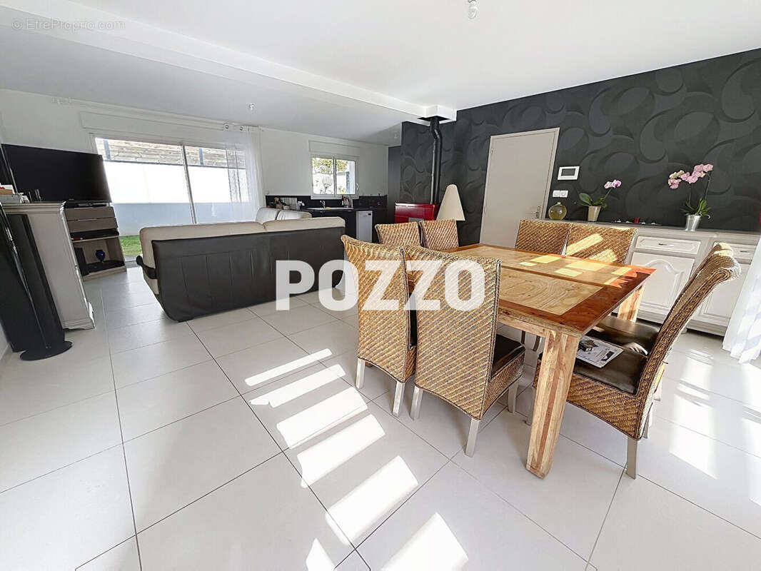 Maison à DONVILLE-LES-BAINS