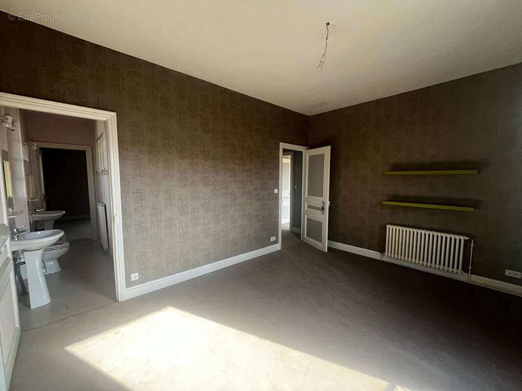 Maison de Maitre à Vittel 8 pièce(s) 155 m2 - photo 14