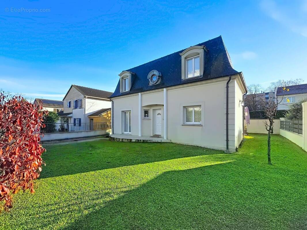 Photo 1 - Maison à SARTROUVILLE