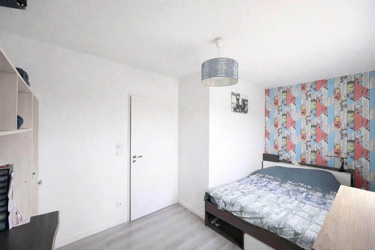 Maison à SAINT-GENIS-LES-OLLIERES