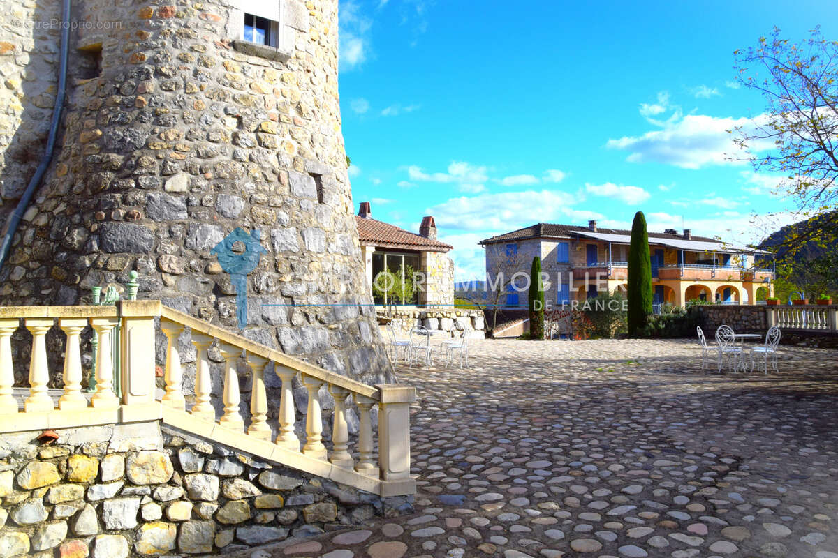 Maison à VALLON-PONT-D'ARC