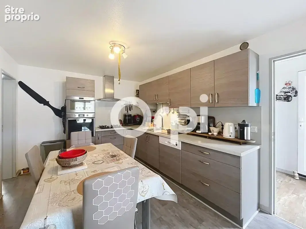 À vendre : Maison de plain-pied à Sarliac-sur-l'Isle — Piscine couverte & grande véranda - photo 5