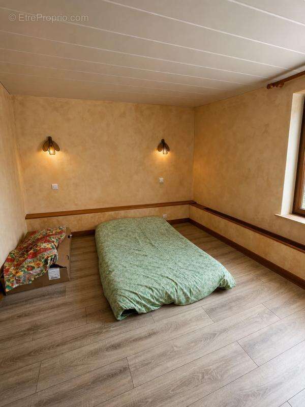 Maison de 6 pièces de 203 m² à Romazières - photo 5