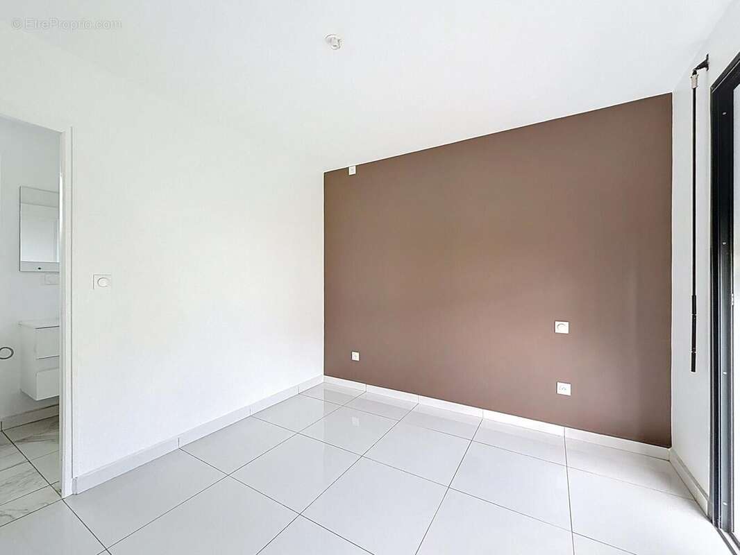 Photo 8 - Maison à BAIE-MAHAULT