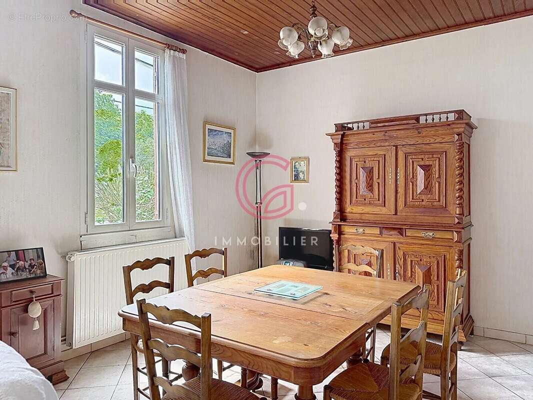 Maison à PARENTIS-EN-BORN