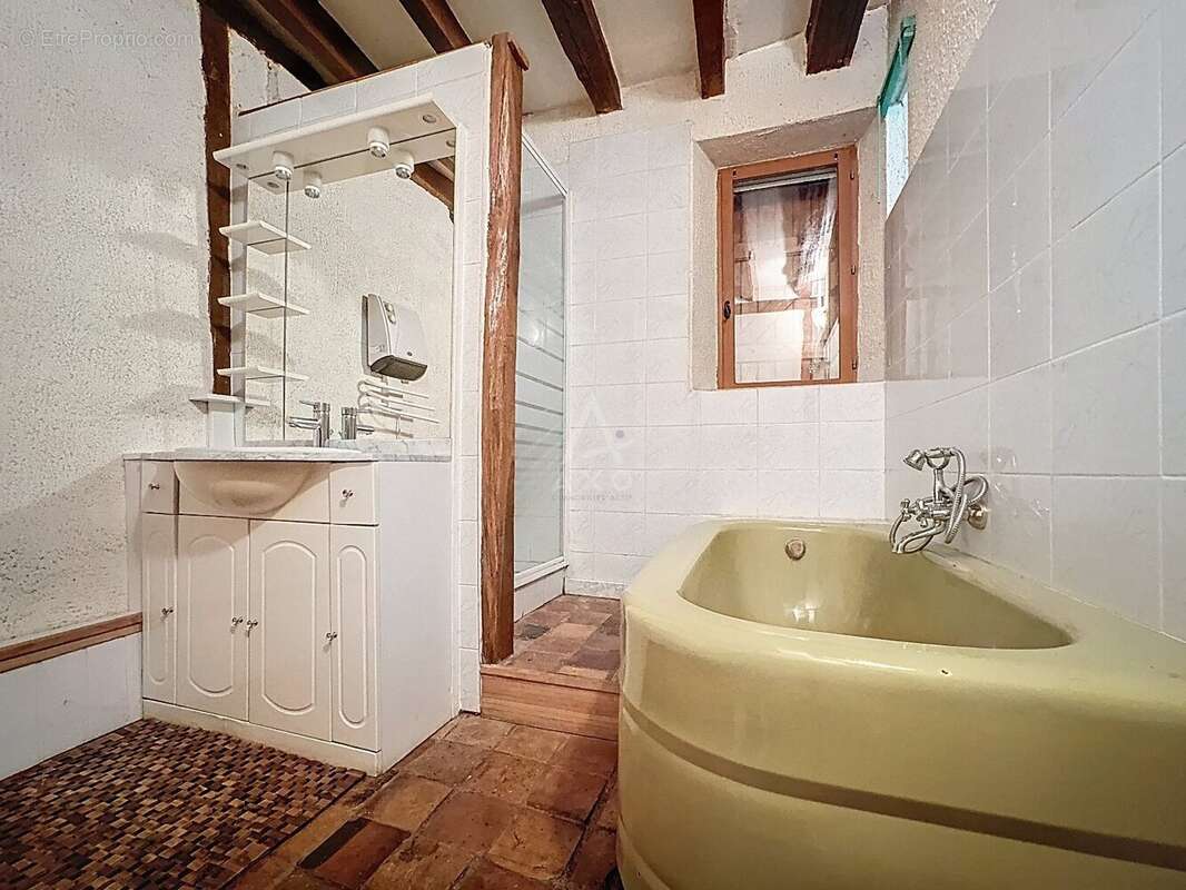 Demeure de caractère rare sur le secteur de Château-Renard - photo 10