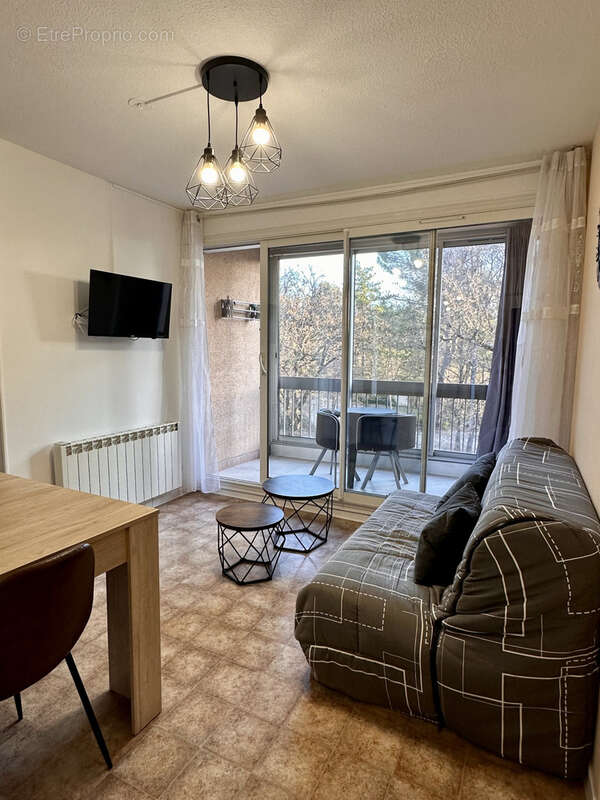 Appartement à GREOUX-LES-BAINS