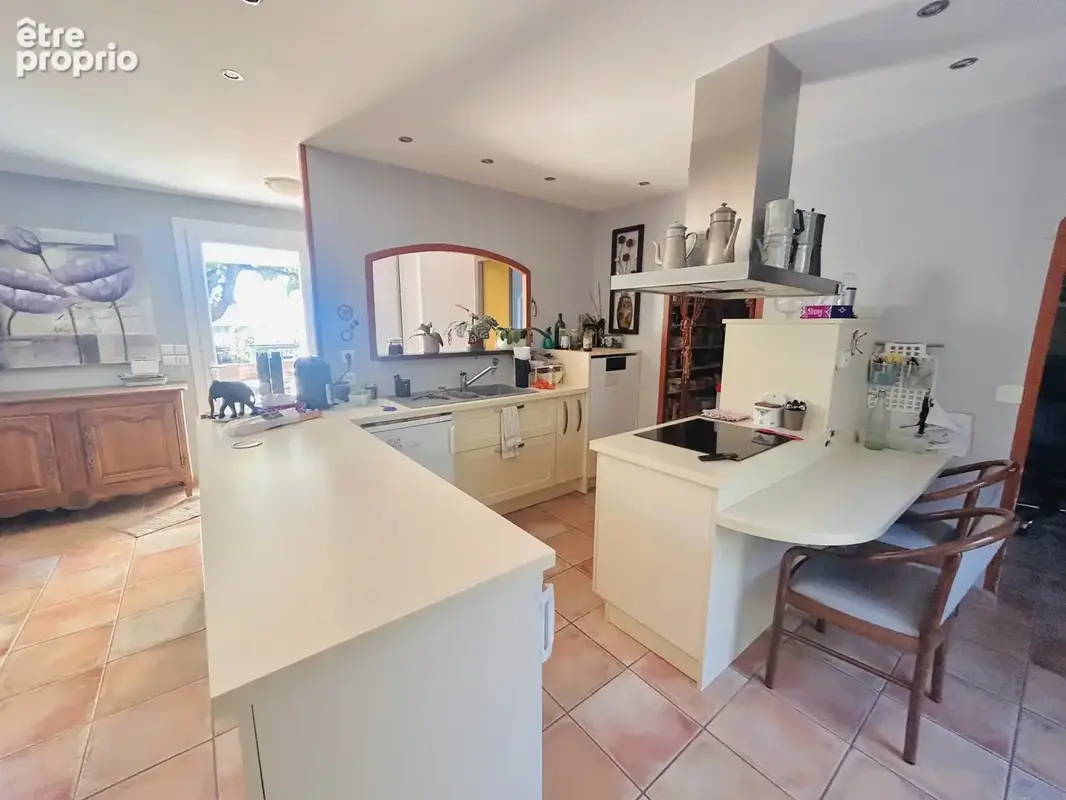 Appartement 5 pièces 137 m² à vendre à Greoux-Les-Bains (04800) - photo 5