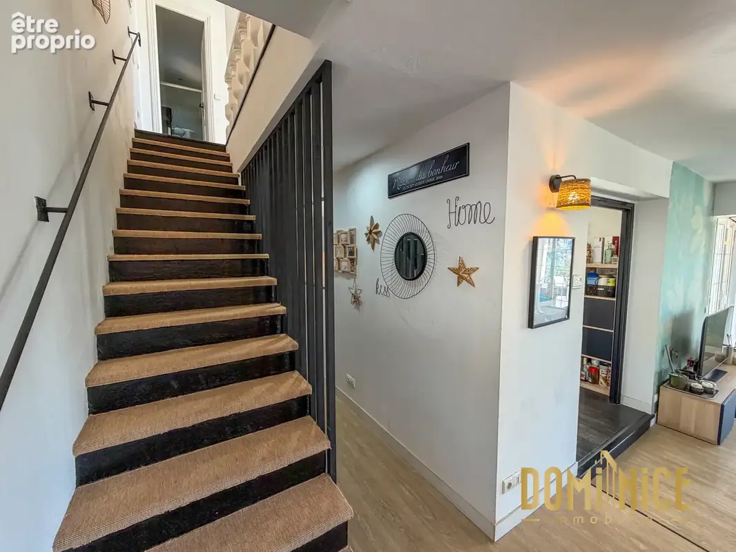 Cagnes-sur-Mer Les Collettes   Villa 233 m2, piscine à débordement, vue mer et espace bien-être - photo 17