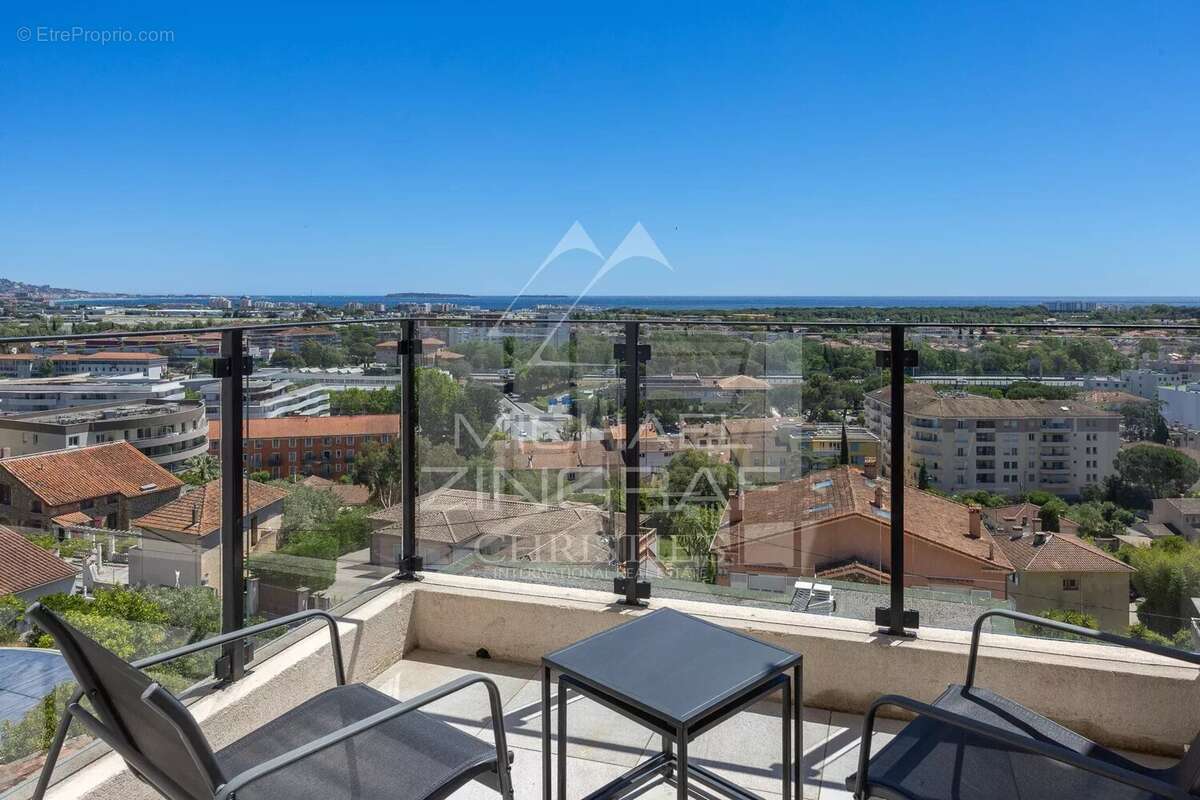 Appartement à MANDELIEU-LA-NAPOULE
