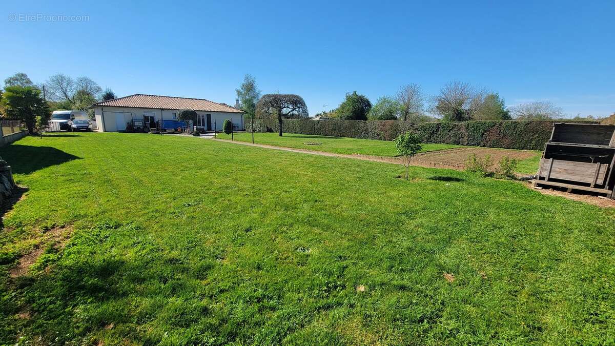 Maison à VERTEUIL-SUR-CHARENTE