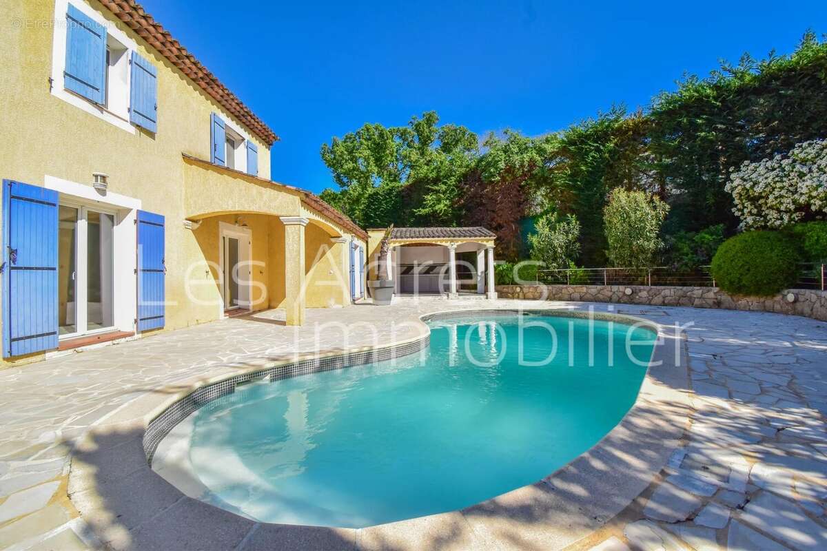 Maison à LES ADRETS-DE-L'ESTEREL