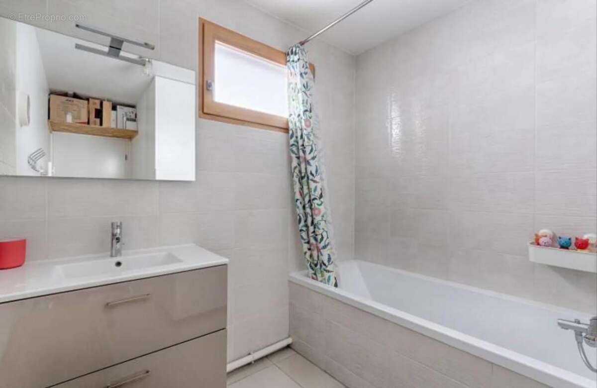 Appartement à AUBERVILLIERS