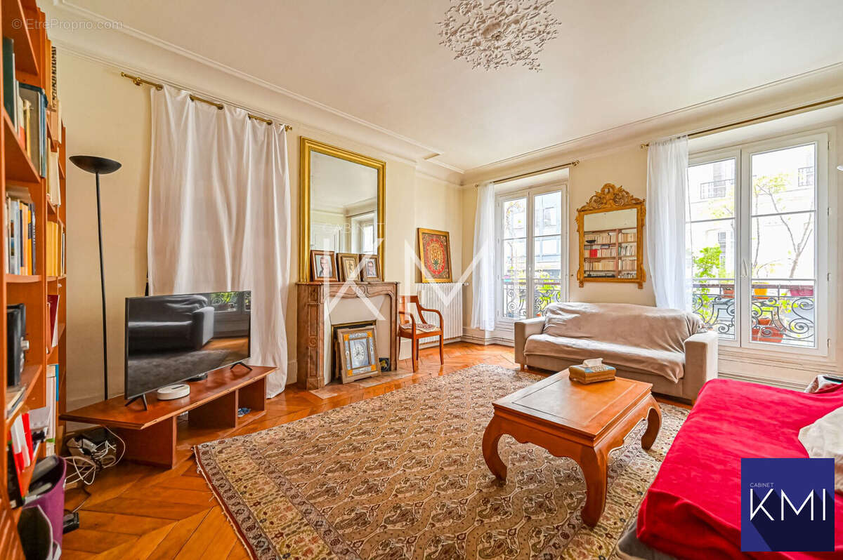 Appartement à PARIS-11E