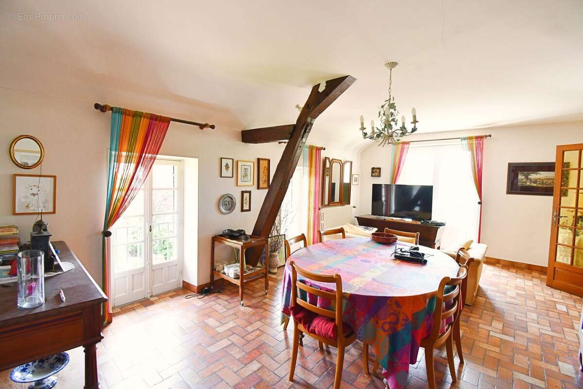 Maison à DRACY-SAINT-LOUP