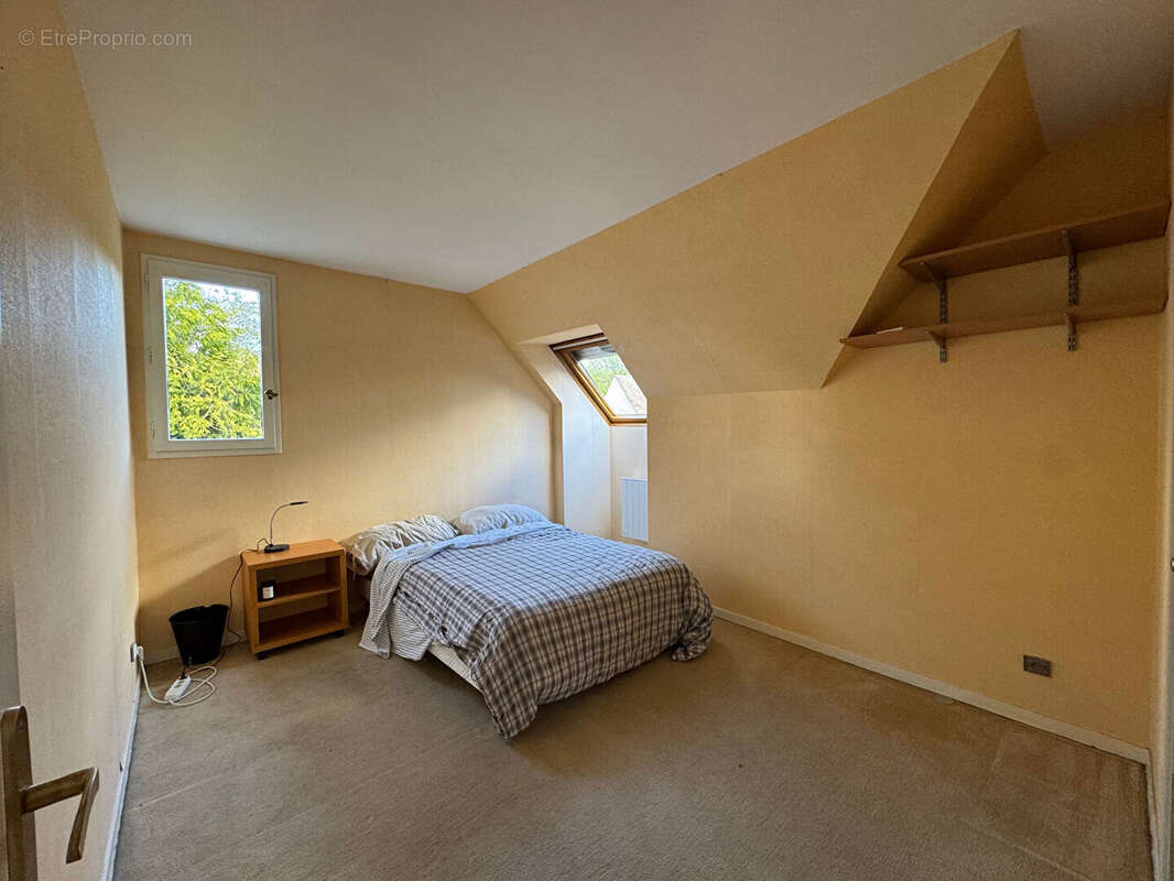 Maison à SAINT-NOM-LA-BRETECHE