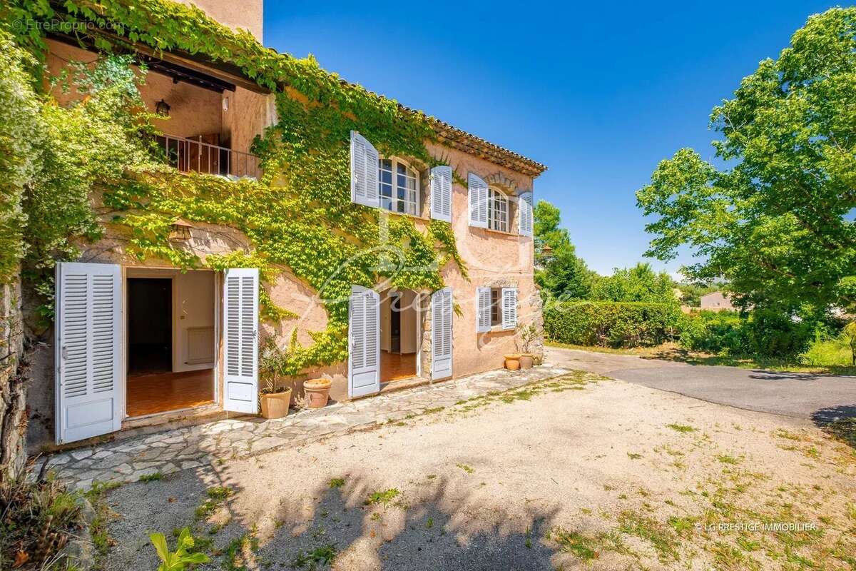 Maison à MANDELIEU-LA-NAPOULE