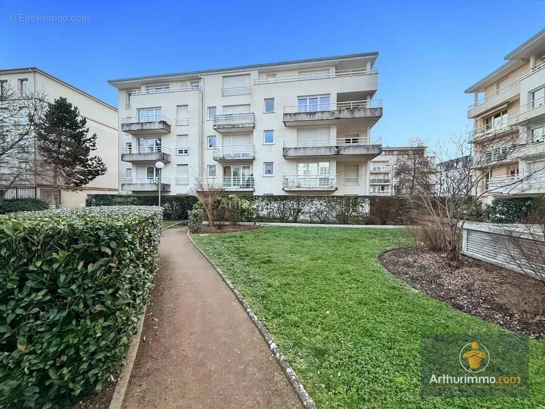 Appartement à CORBEIL-ESSONNES