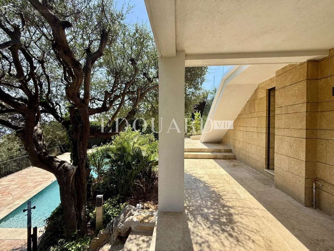 Somptueuse villa complètement rénovée avec piscine chauffée et splendide vue mer panoramique - photo 30