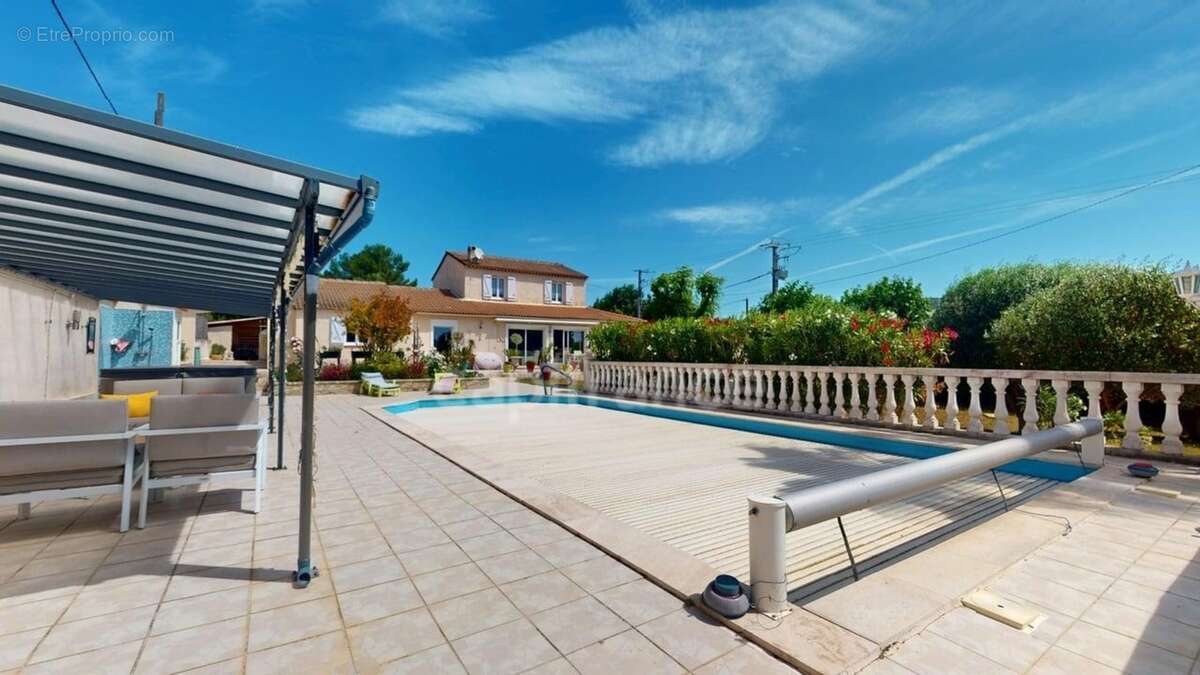 Maison à vendre 5 pièces GAREOULT (83) - photo 9