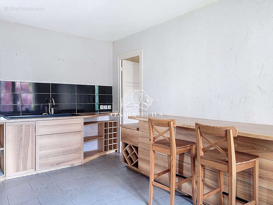 Maison 187 m² à Fleurieu-Sur-Saone  - photo 9