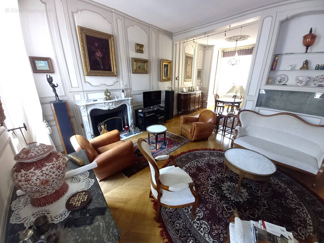 Appartement à FOUGERES