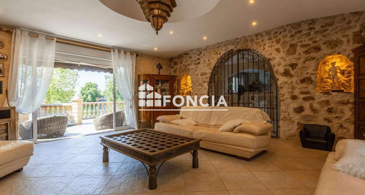 Maison à VIRY-CHATILLON