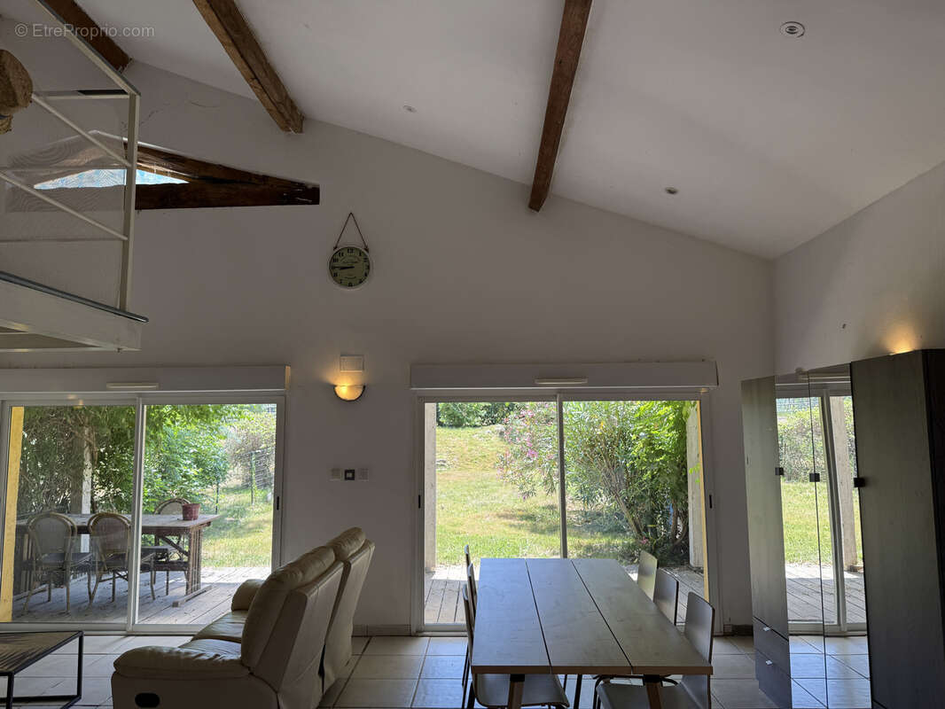 Maison à LA ROCHE-CHALAIS