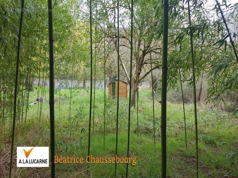 Terrain à BONNEUIL-MATOURS