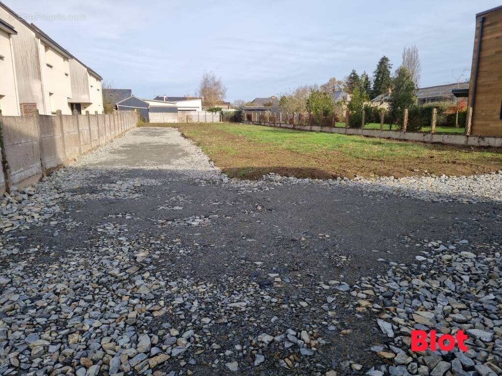 Terrain à SERVON-SUR-VILAINE