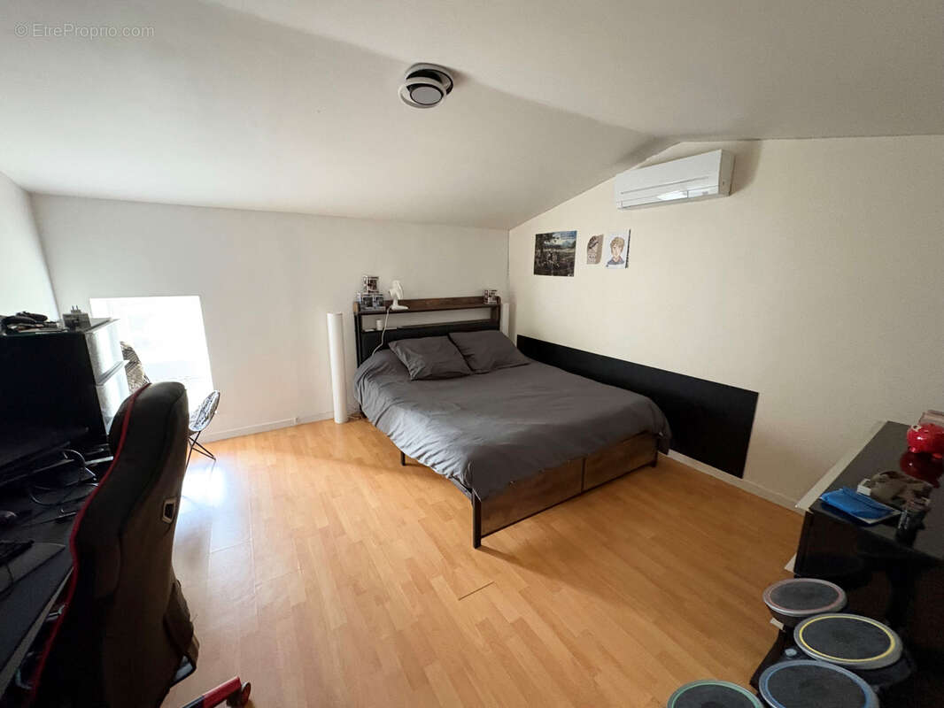 Maison à SAINT-JEAN-DE-THURIGNEUX