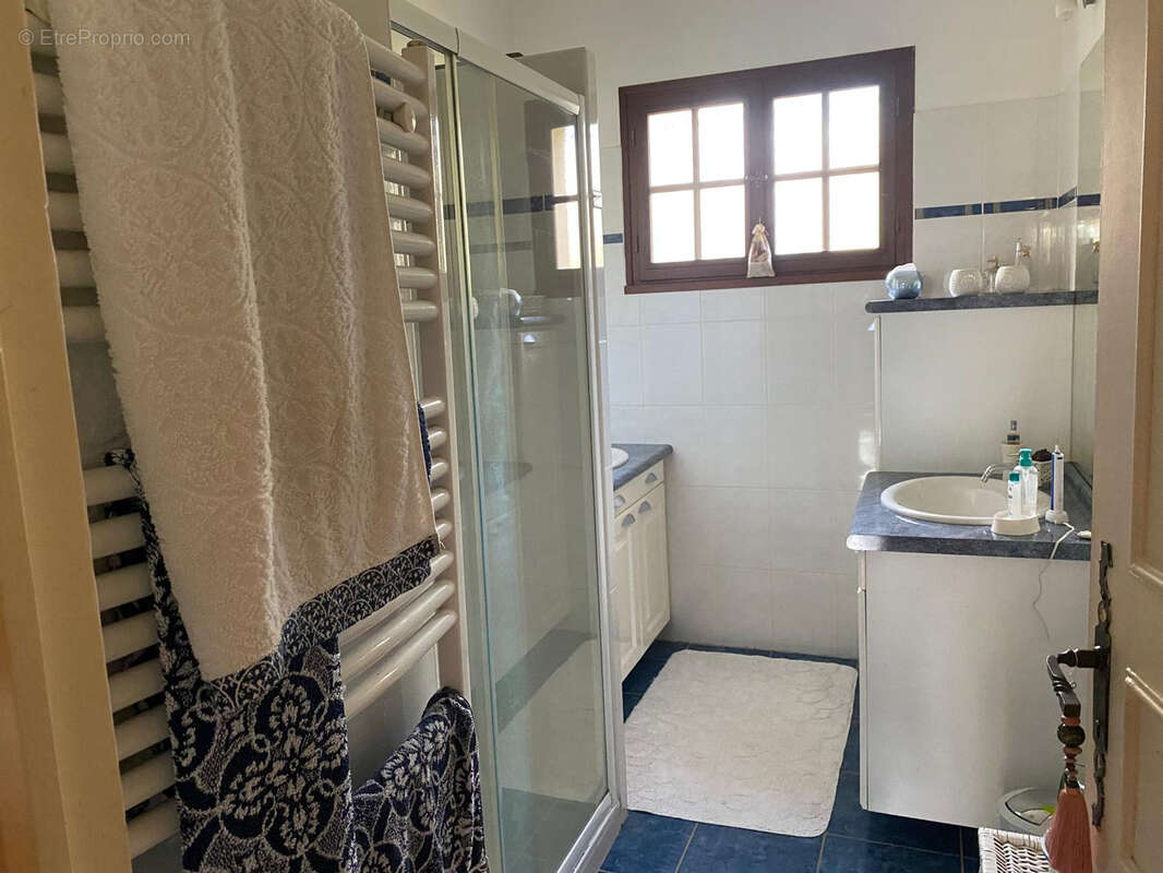 Maison à SAINT-QUENTIN-LA-POTERIE