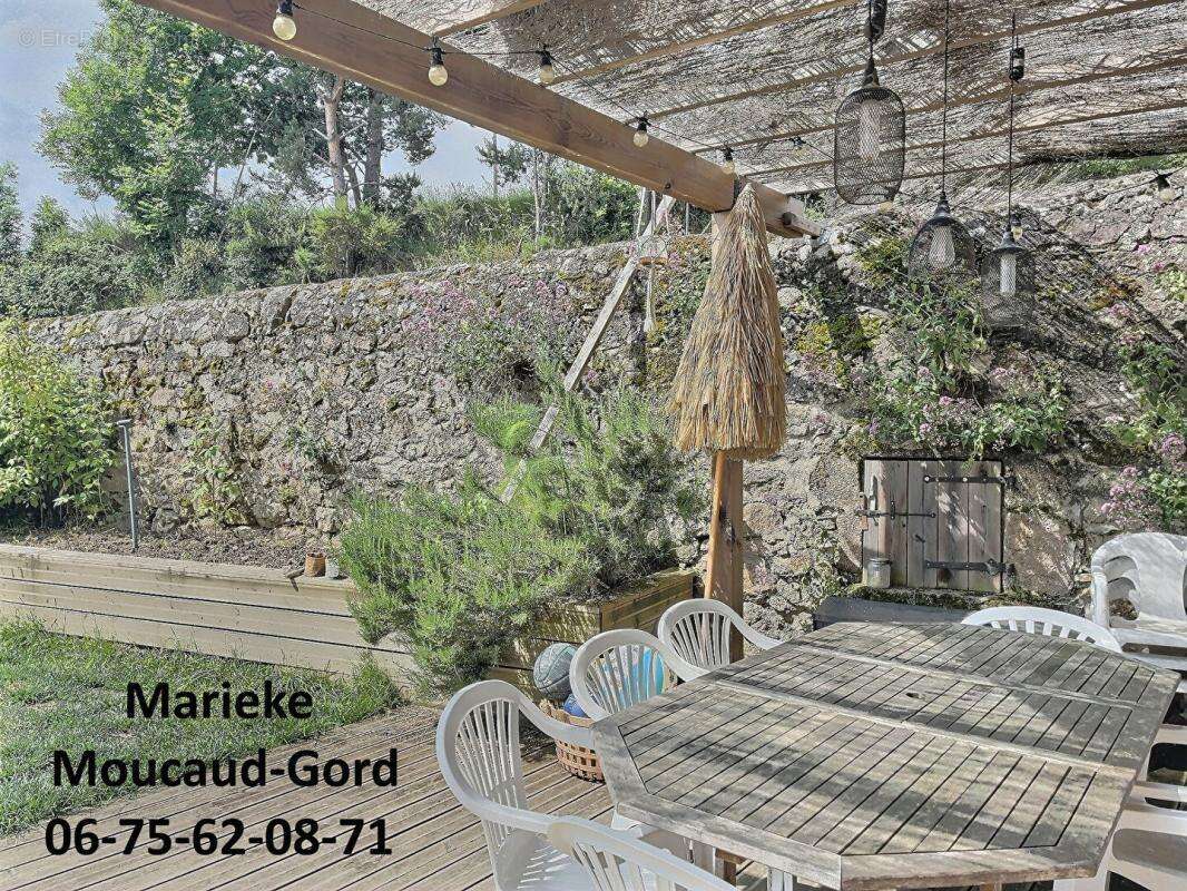 Maison à SOLIGNAC-SOUS-ROCHE