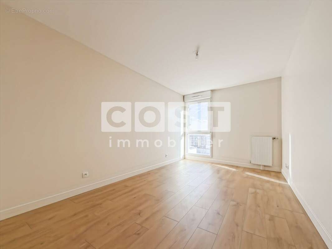 Appartement à GENNEVILLIERS