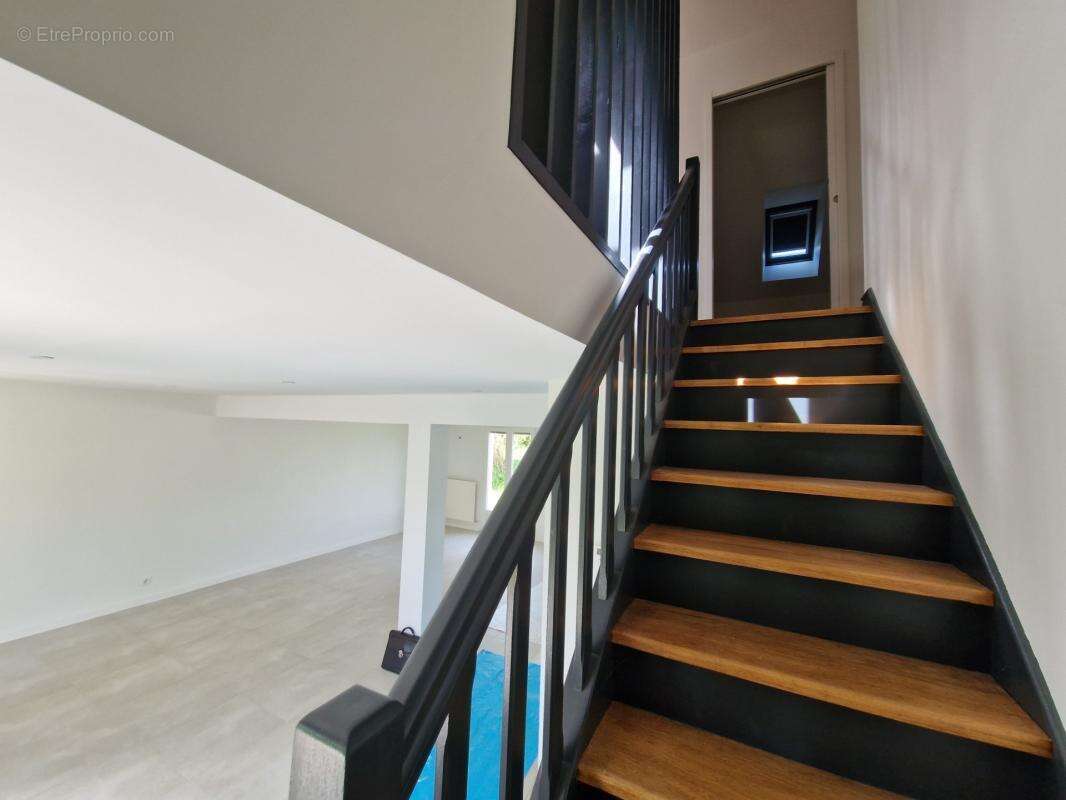 Maison entièrement rénovée 5 pièces CHATEAUDUN (28) - photo 7