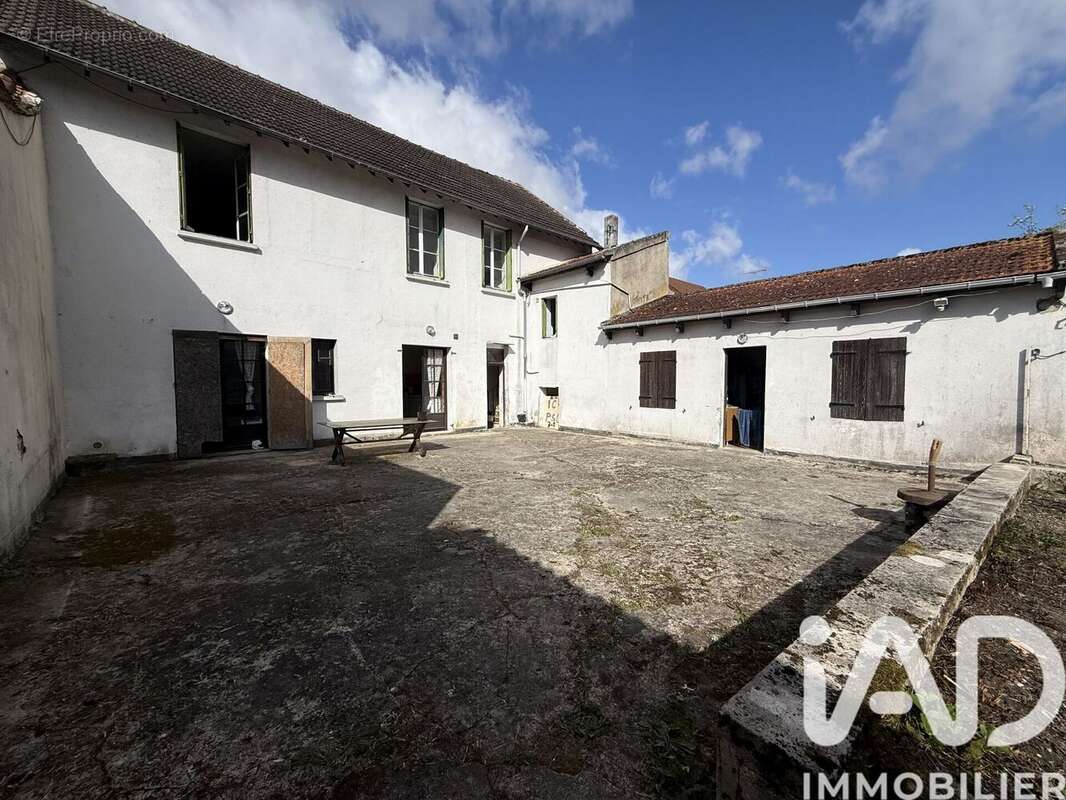 Photo 2 - Maison à LA CHAPELLE-GAUTHIER