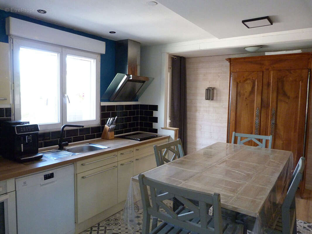 Maison à COSSE-LE-VIVIEN