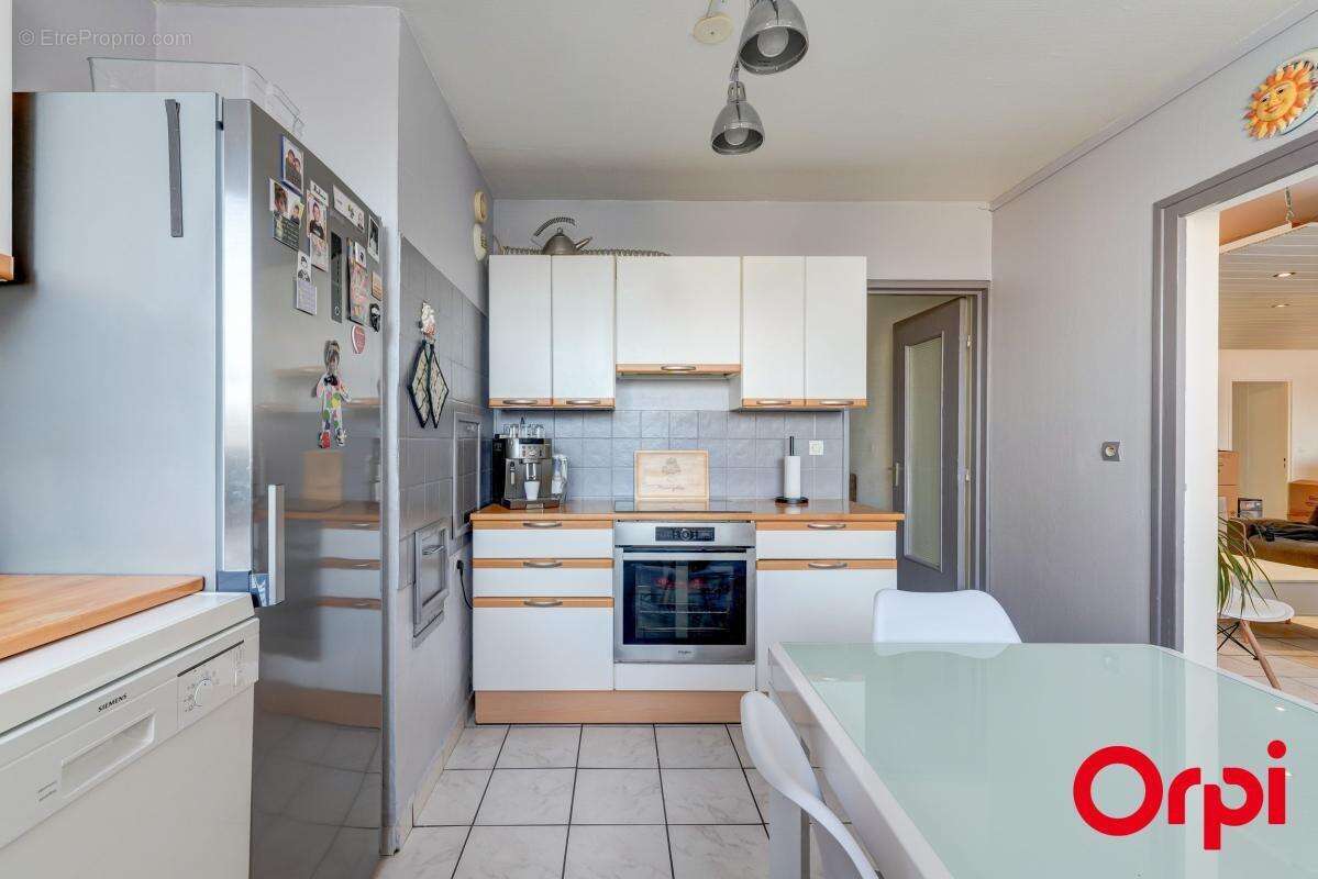 Appartement à RILLIEUX-LA-PAPE