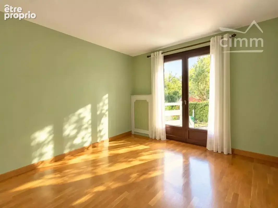 Emplacement privilégié pour cette maison de plain-pied avec jardin et sous-sol total - photo 3