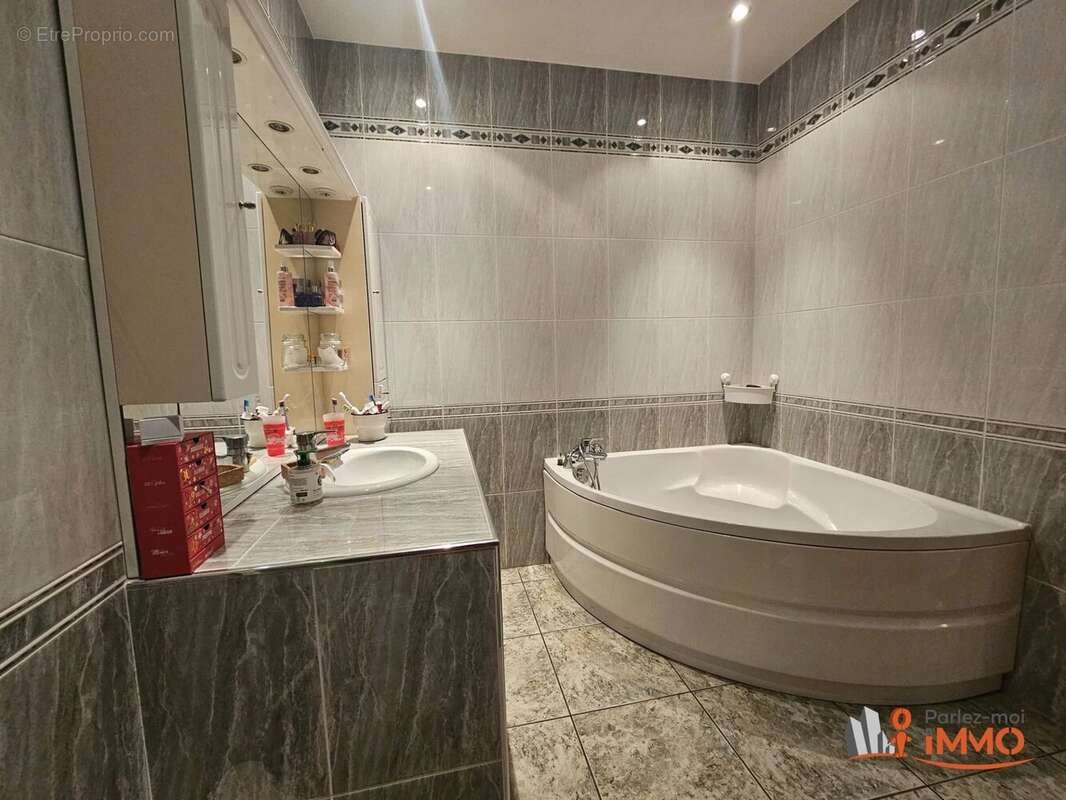 Appartement à SAINT-ETIENNE